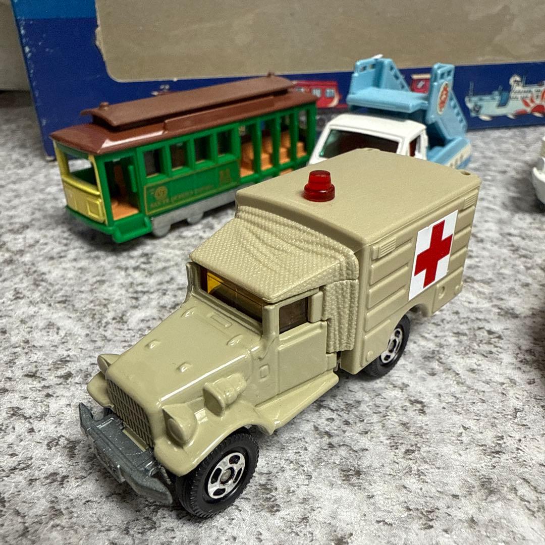 い*ご様 希少　トミカ陸海空のりものセット（一台欠品）