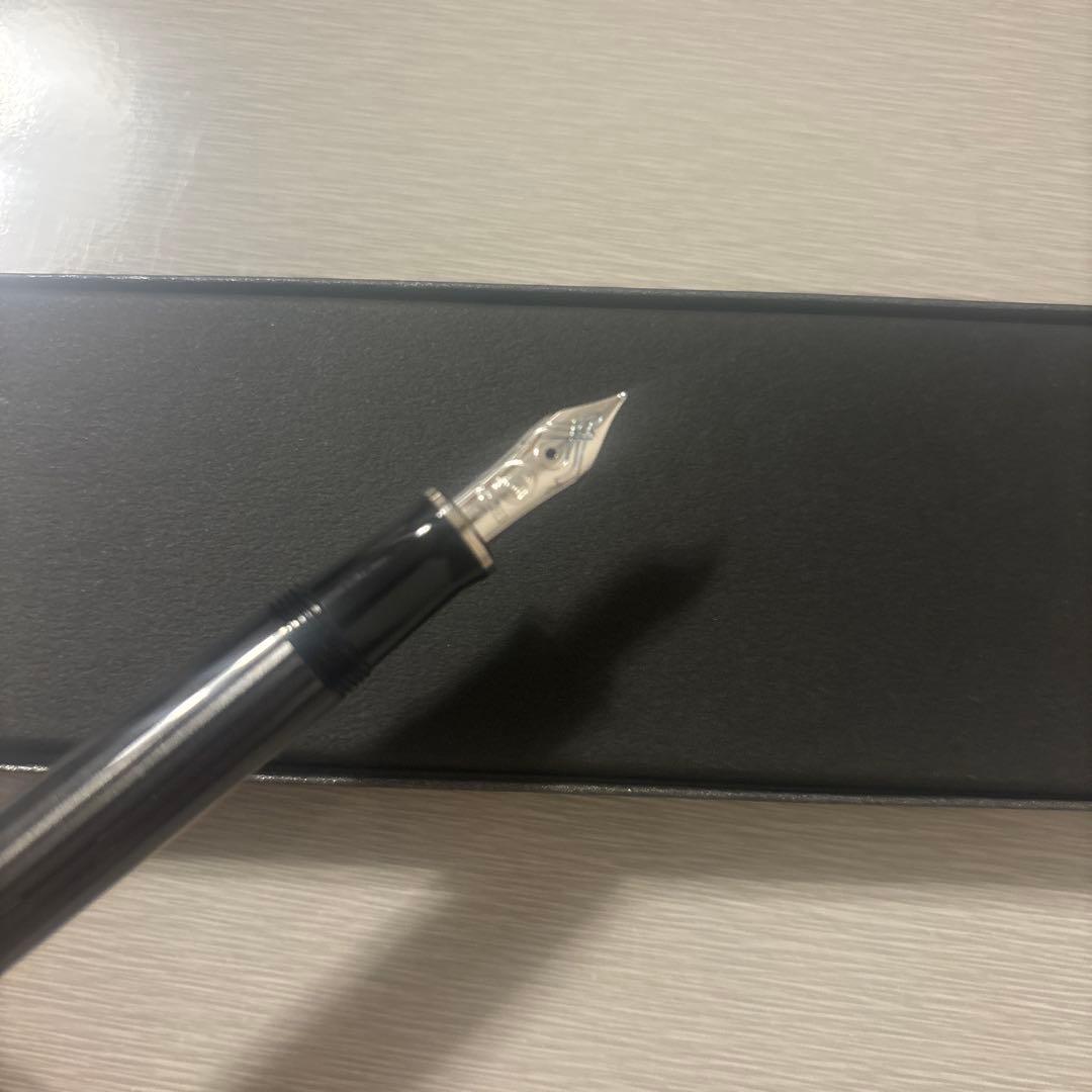 pelicanスーベレーン万年筆F細字m405 ブラックストライプ　黒縞