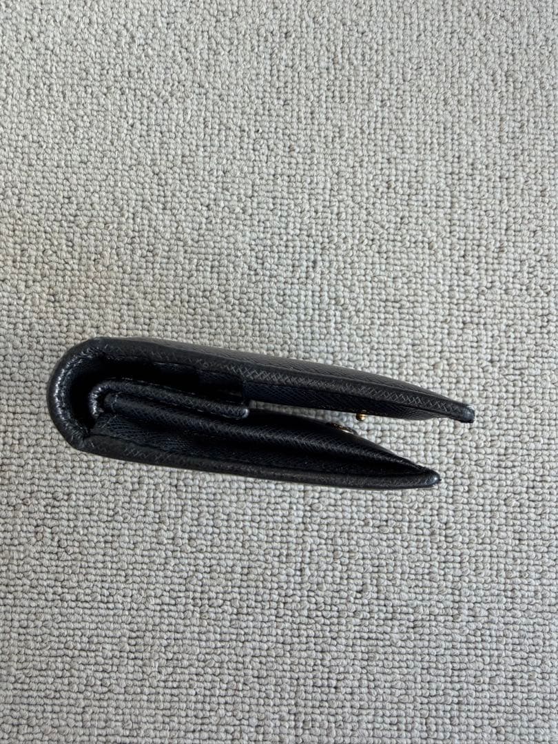 PRADA 二つ折り財布