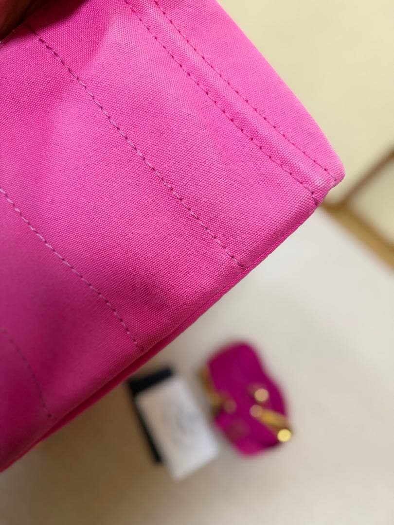 PRADA カナパ　ピンク ショルダーバッグ 肩ベルト　証明カードつけ