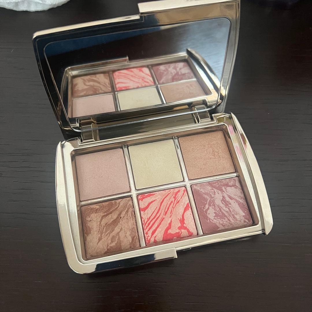 HOURGLASS AMBIENT LIGHTNING EDIT パレット
