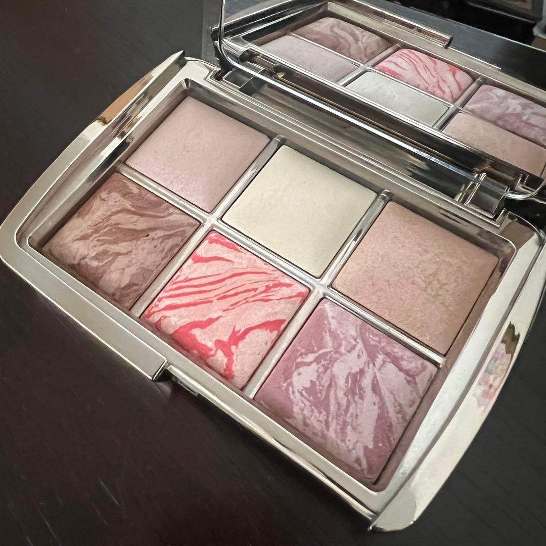 HOURGLASS AMBIENT LIGHTNING EDIT パレット