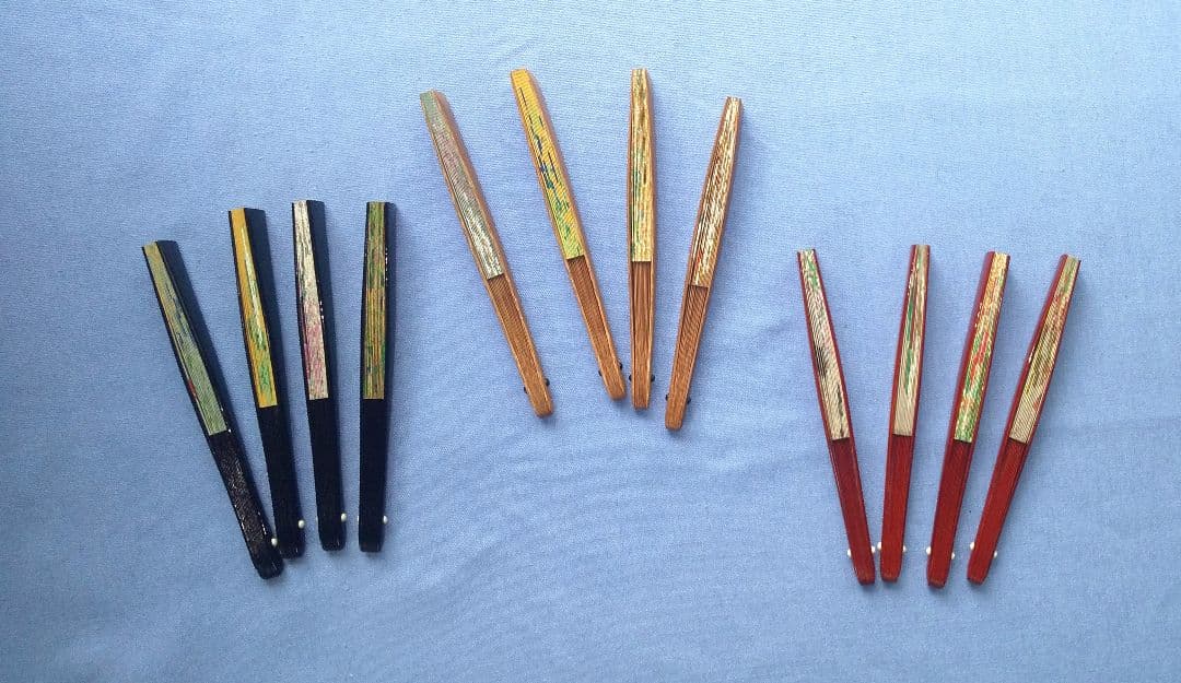 金銀彩扇 御殿の十二ヶ月