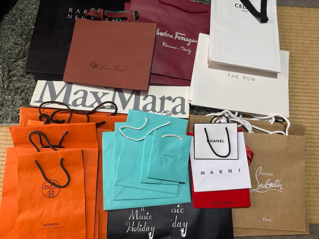 ブランド紙袋35点セット（Hermès, Chanel, Marni など）