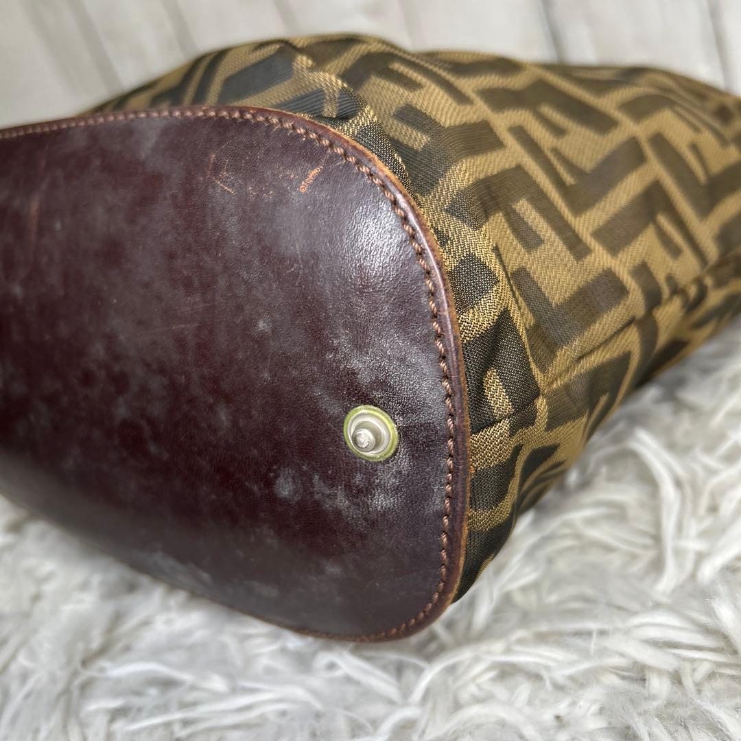 FENDI ズッカ　ロゴ　ハンドバッグ　FF ナイロン　レザー　ブラウン