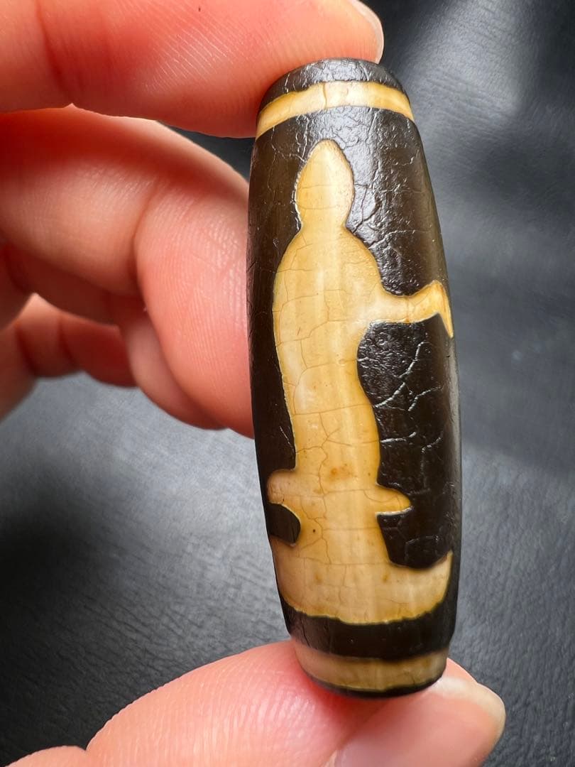 070687  火供天珠瑪瑙観音天珠　13.7*40ミリ