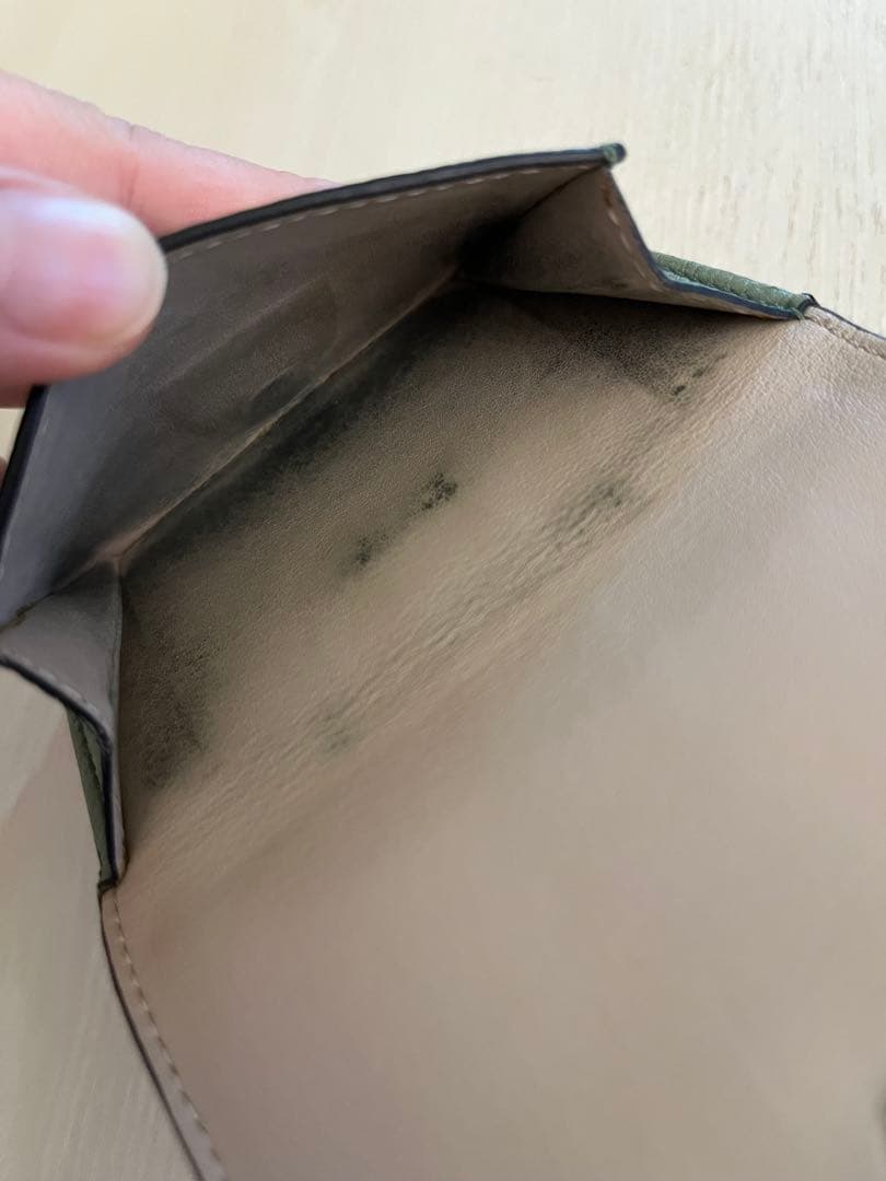 LOEWE(ロエベ) グリーン　三つ折り財布