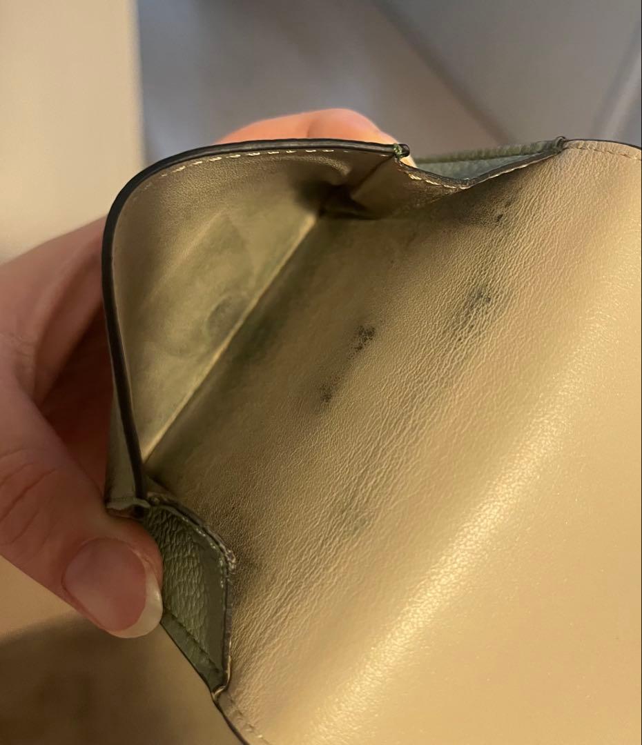 LOEWE(ロエベ) グリーン　三つ折り財布