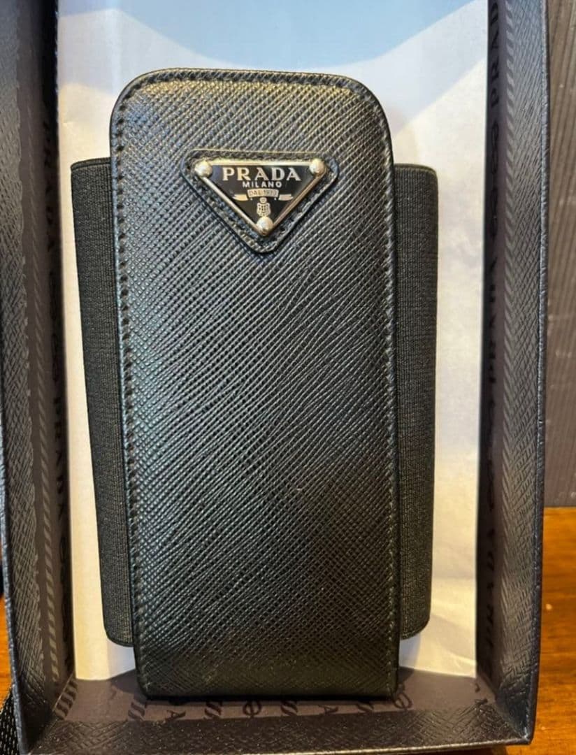 プラダ★モバイルケース★黒　携帯ケース　美品