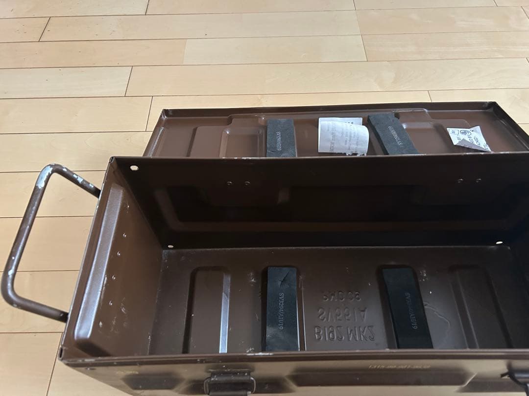 ミリタリーボックス　イギリス軍　アンモ缶　道具箱