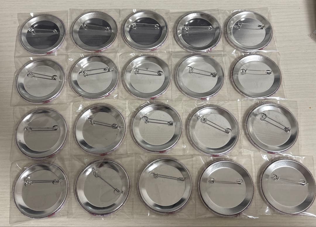 プロセカ　東雲絵名 CD特典 缶バッジ 限りなく灰色へ　20点