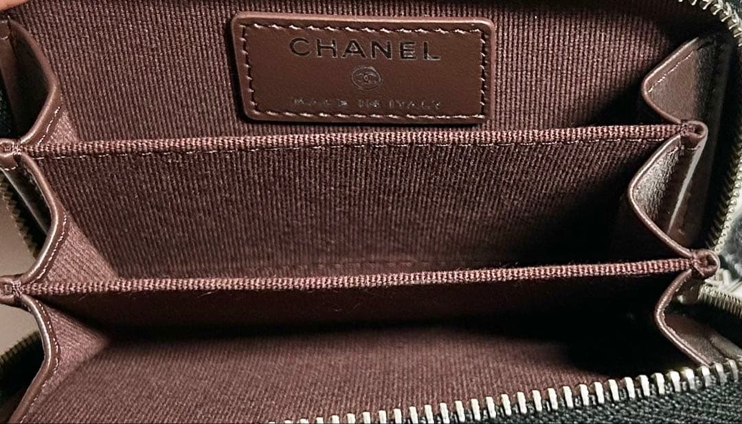 あちち CHANEL ブラック レザー ケース