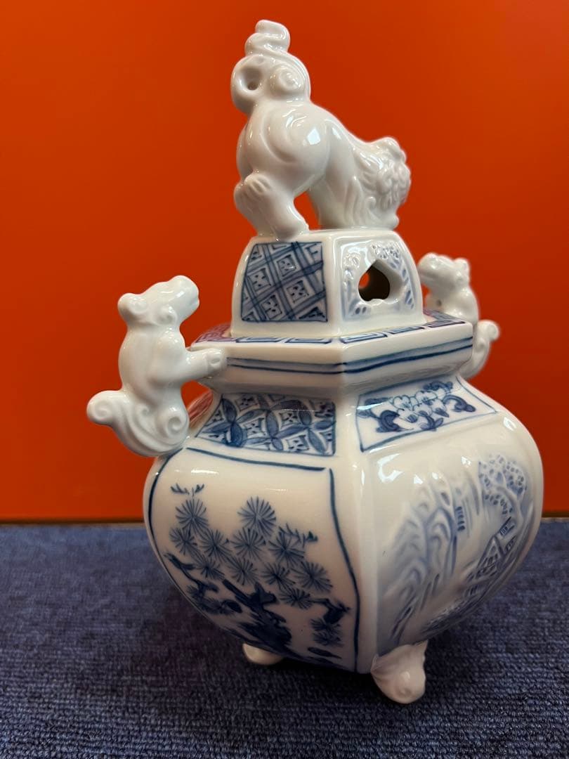 1212  鍋島焼　染付松竹梅　獅子香炉　未使用