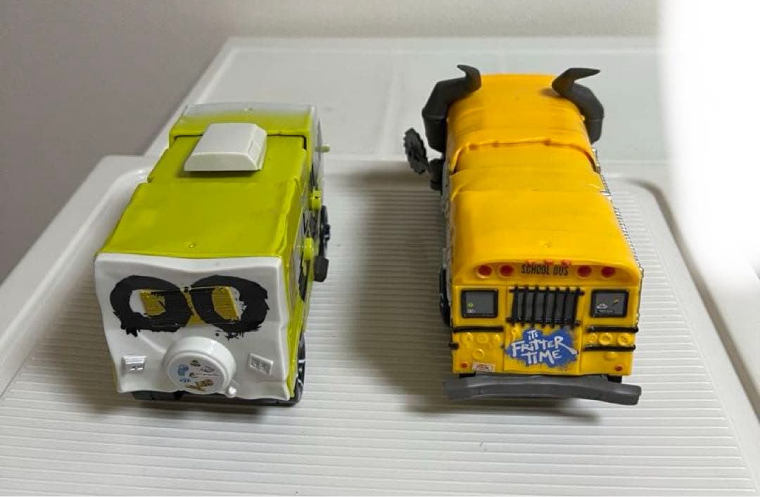 カーズ、ミニカー、マテル（アーヴィー、ミスフリッター）（目が変わるおもちゃ）