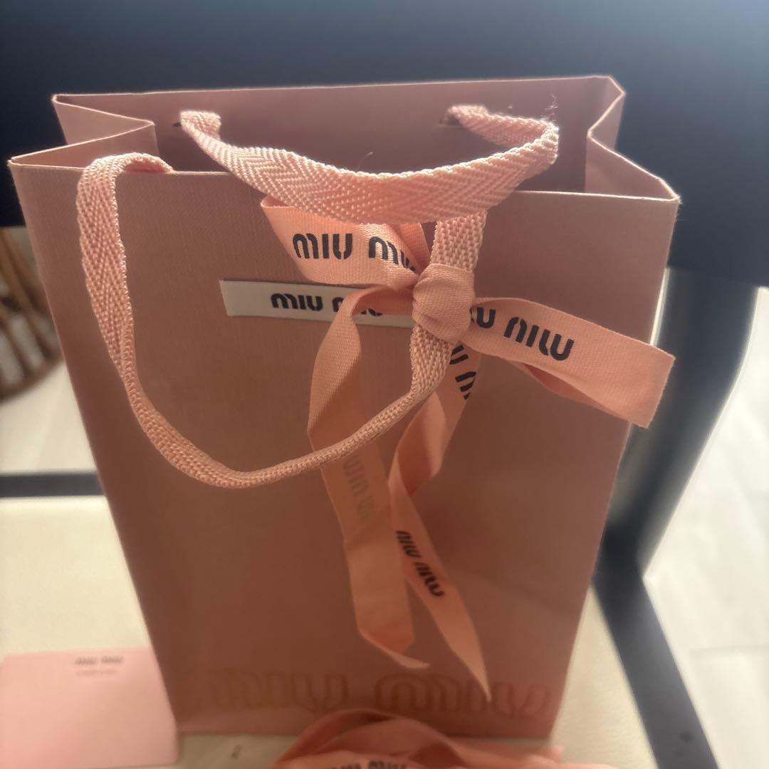 miu miu 黒 三つ折り財布 付属品あり