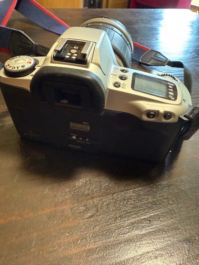 Canon EOS 一眼レフカメラ ズームレンズ付き