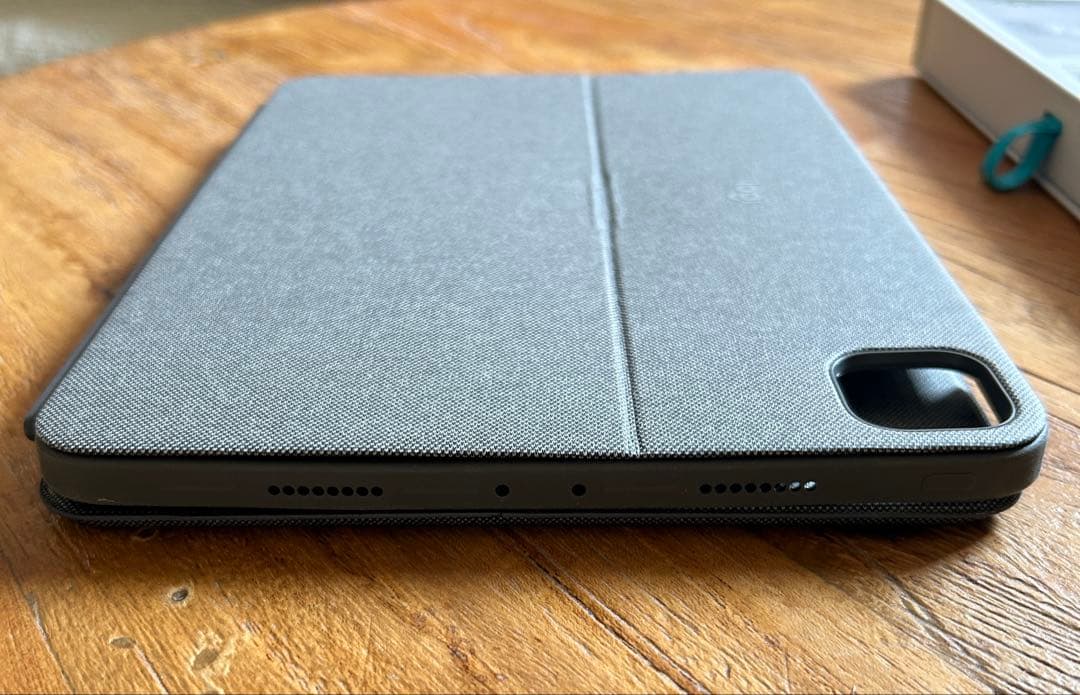 11インチiPad ProロジクールCombo Touch Keyboard