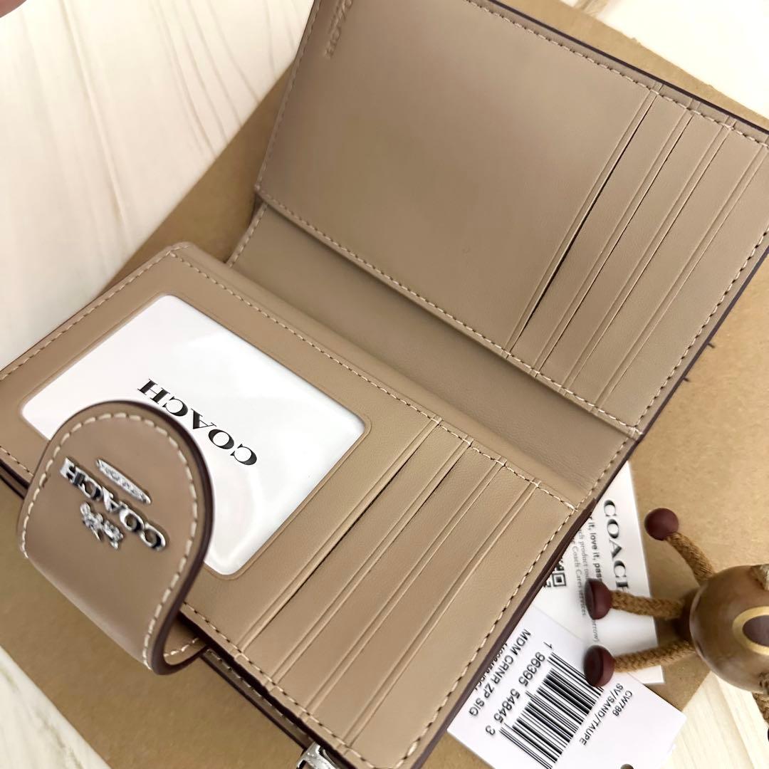 新品　COACH　コーチ 財布 折り財布　２つ折り財布 ベージュ
