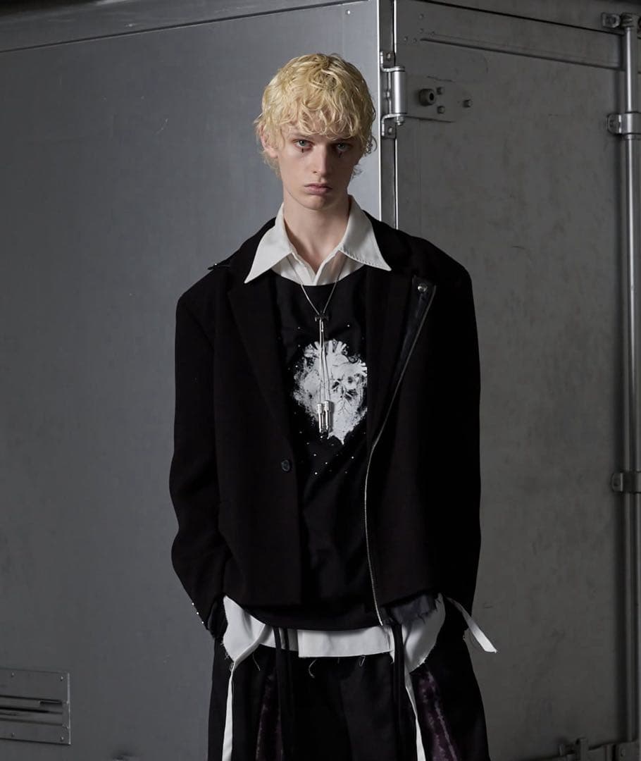 GRANCY シャーリングデザインラインストーングラフィックノースリーブT S2