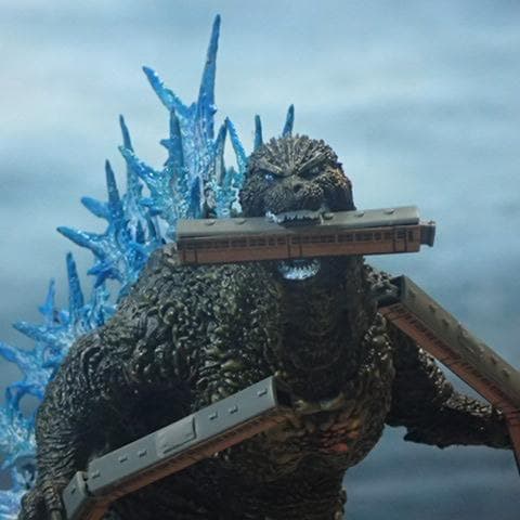 電車・震電付！一番くじ ゴジラ−1.0 A賞を背びれ発光イメ－ジへ再塗装 元箱有