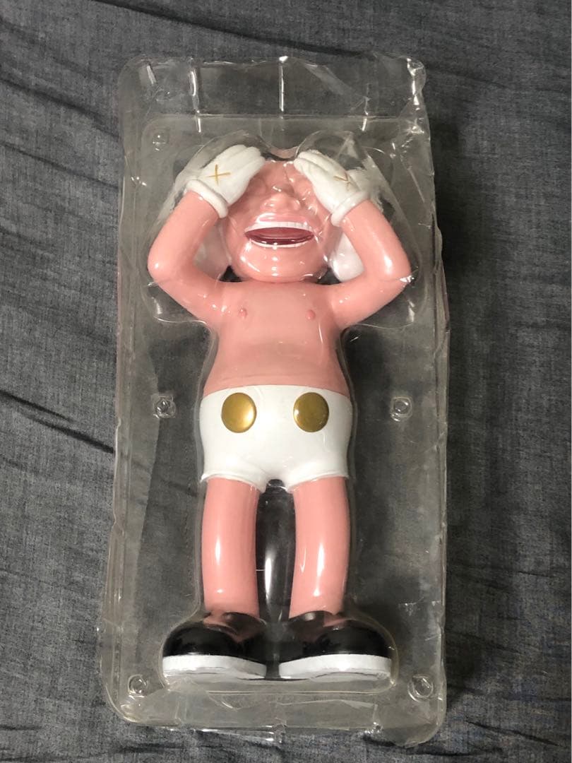 kaws Yue Min Jun フィギュア