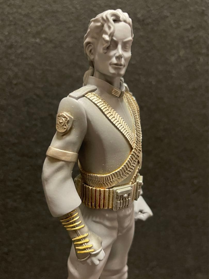 MICHAEL JACKSON マイケル・ジャクソン フィギュア　木製台座付き