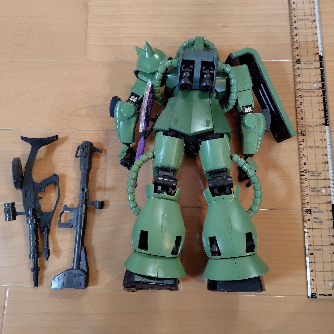 ガンプラ　PGザクⅡ完成品
