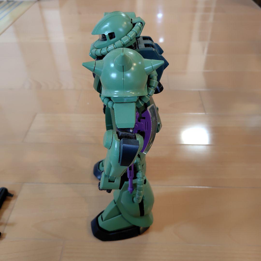 ガンプラ　PGザクⅡ完成品