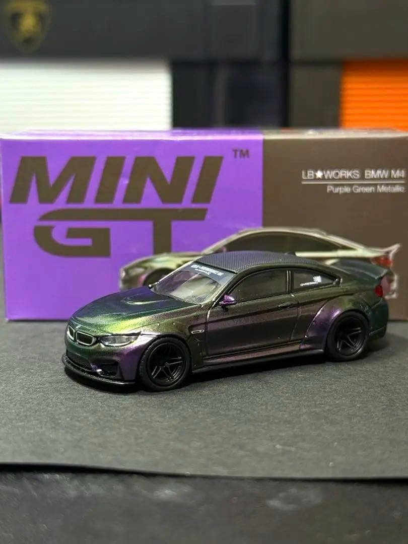 MINI GT LB★WORKS BMW M4 パープルグリーンメタリック