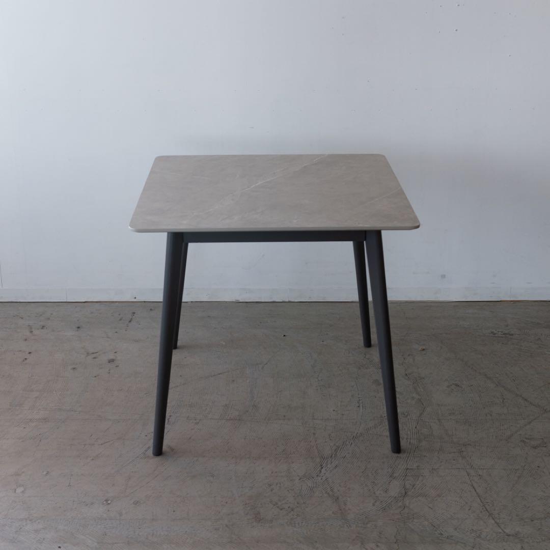 ダイニングテーブル　大理石調