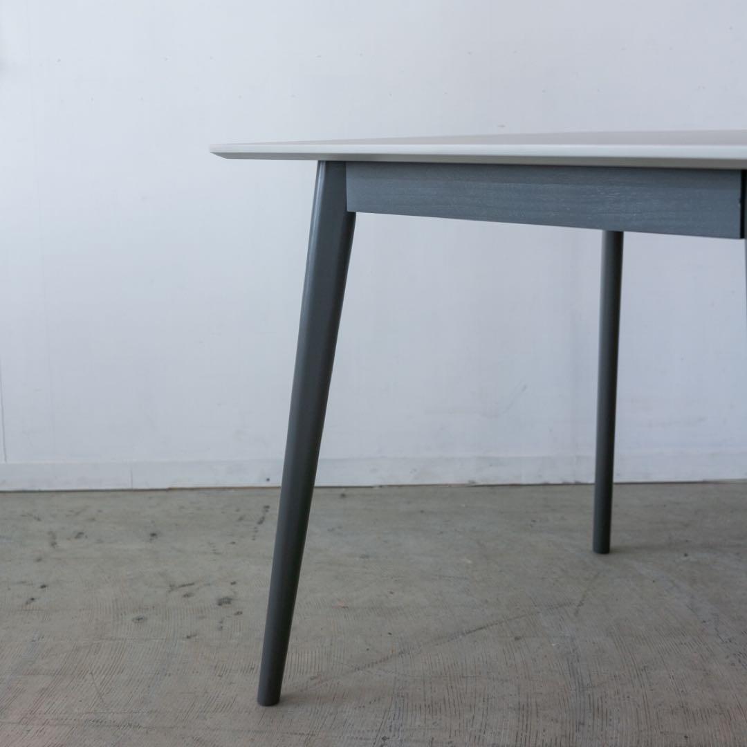 ダイニングテーブル　大理石調