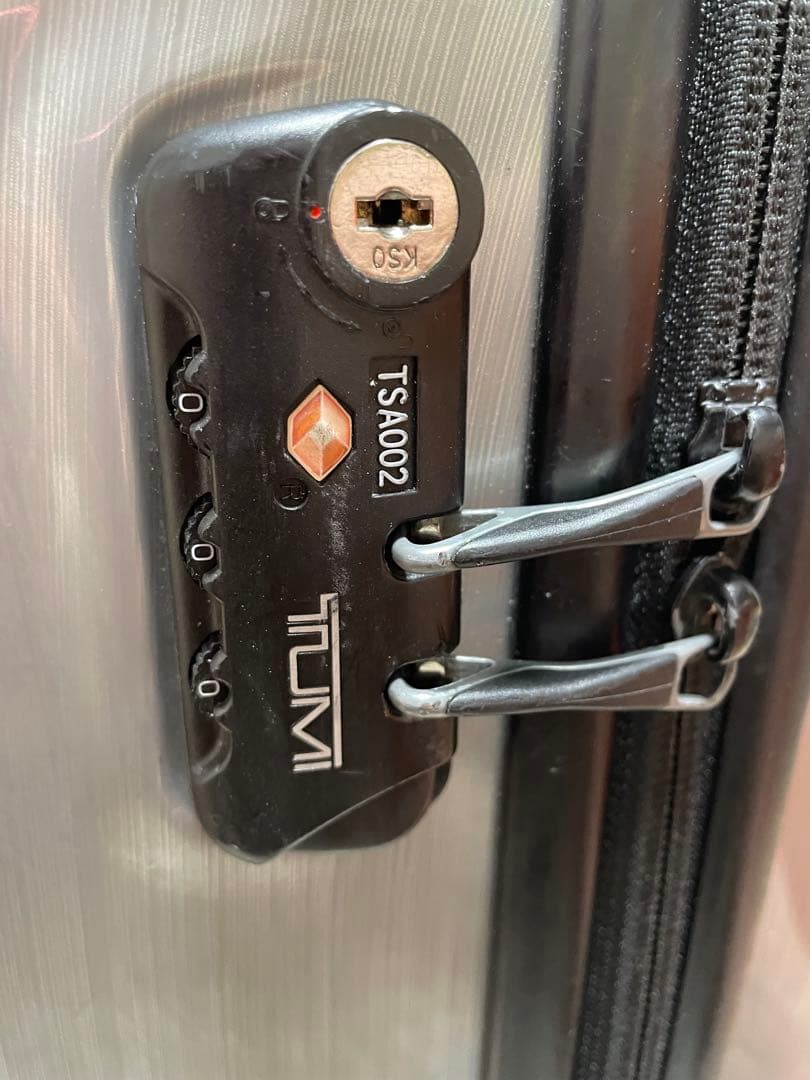 TUMI アルミニウム キャリーケース TSAロック　機内持ち込み 28000D
