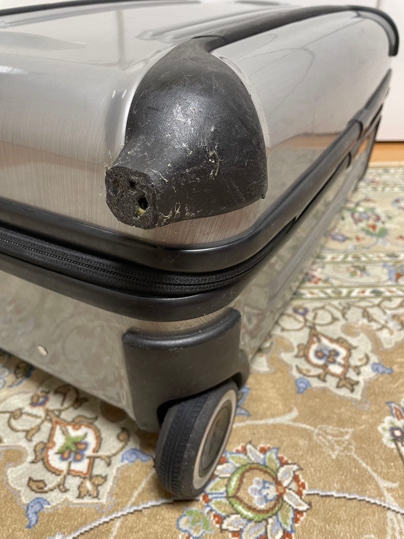 TUMI アルミニウム キャリーケース TSAロック　機内持ち込み 28000D