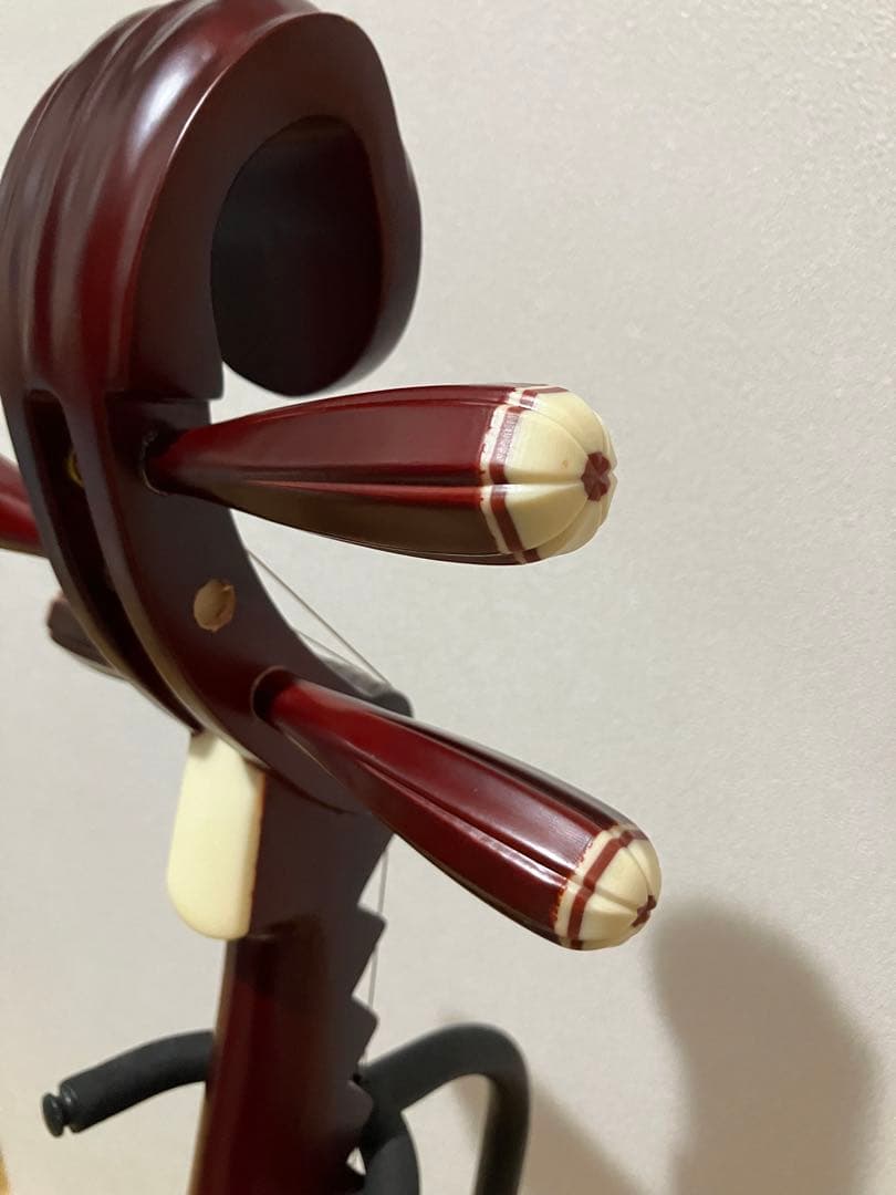 中国琵琶 宮廷楽器 撥弦楽器　木製 琵琶 4弦 花の彫刻