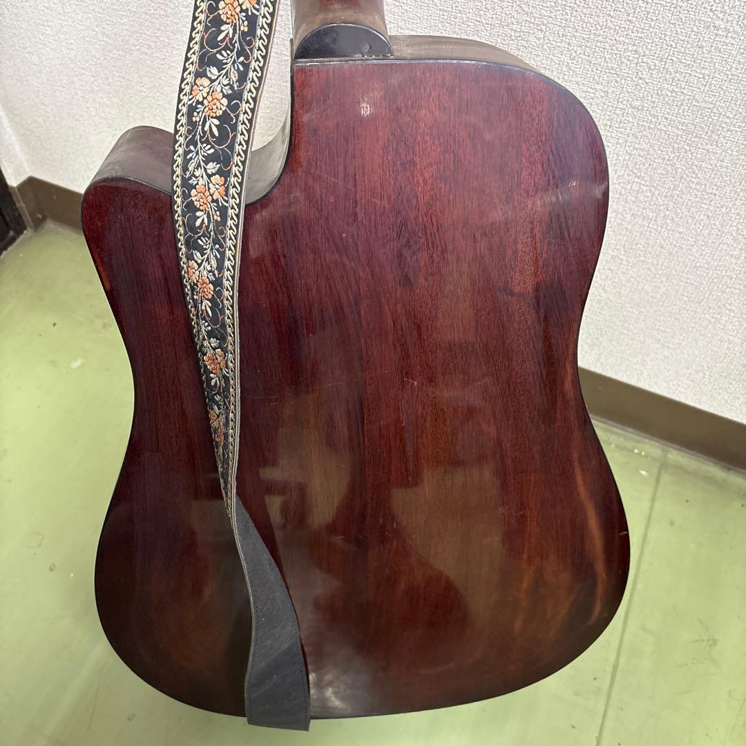 ＄アルバレス　アコースティックギター　弦切れあり