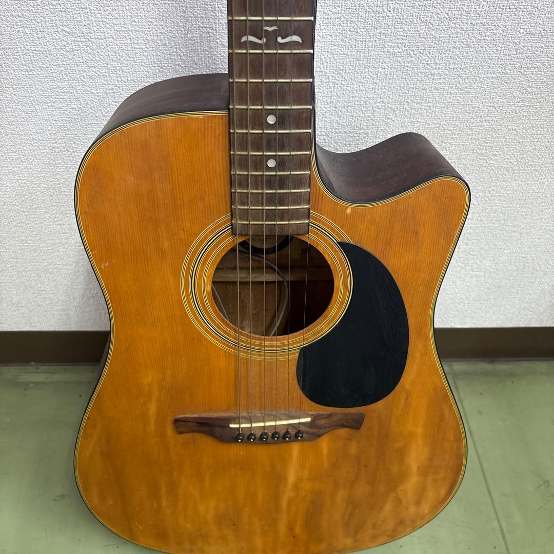 ＄アルバレス　アコースティックギター　弦切れあり