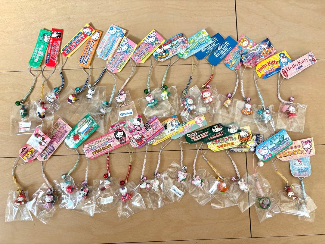 ご当地キティ根付け♡72個セット(新品)