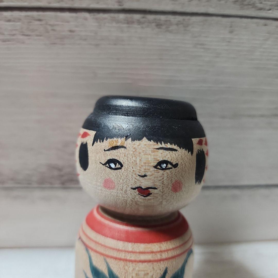 期間限定値下げ　こけし　阿保金光　白い瞳のこけし　高さ約9cm　詳細不明