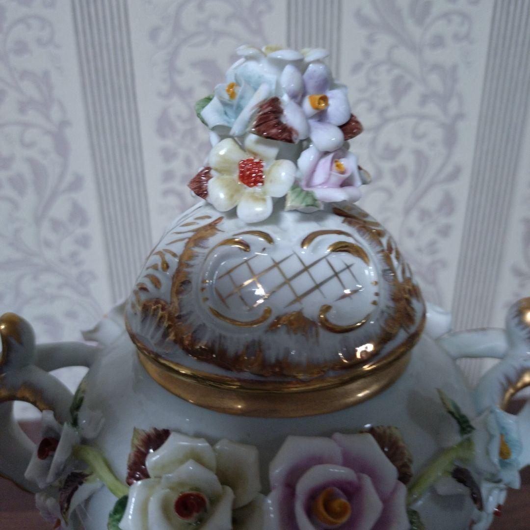 マイセン？装飾的な陶器製アンティーク花瓶