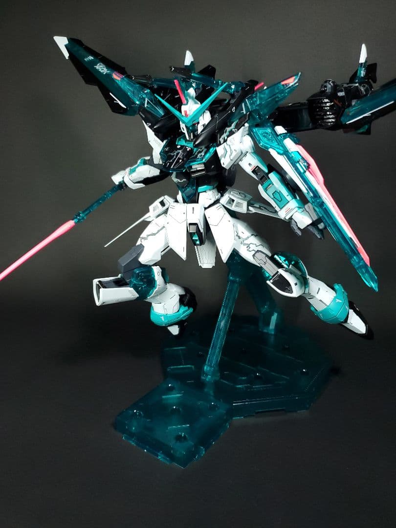 MGガンプラ ジャスティスガンダム 全塗装 クロスコントラスト　初音ミクカラー