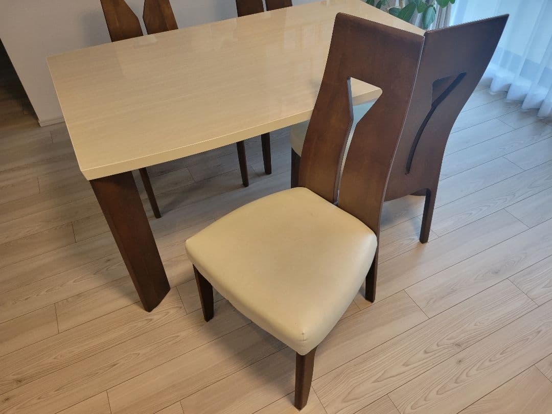 木製ダイニングテーブルセット 140cm x 85cm
