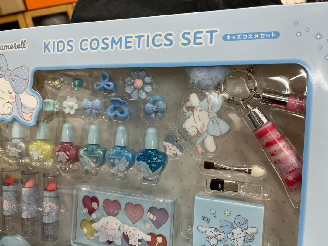 ★新品★サンリオ　シナモンロール　キッズコスメセット　早い者勝ち　売り切れ品