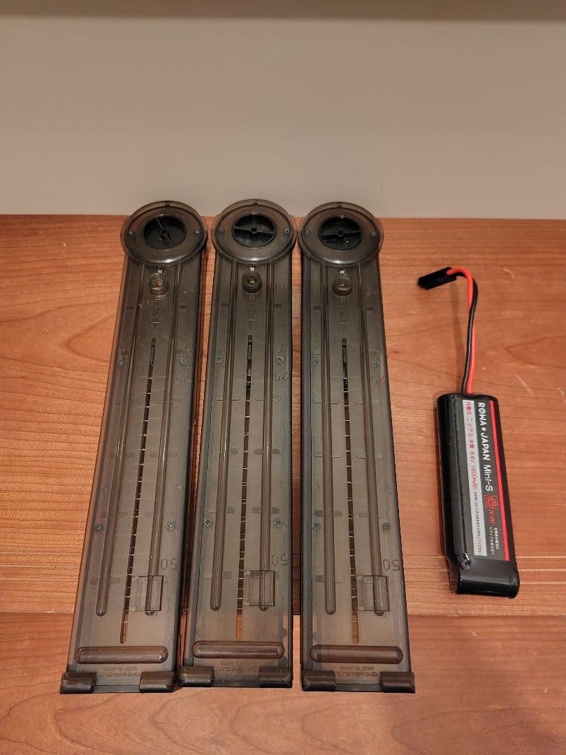 m*i様 東京マルイ製 ハイサイクル電動ガン PS90HC 多段マガジン、バッテ