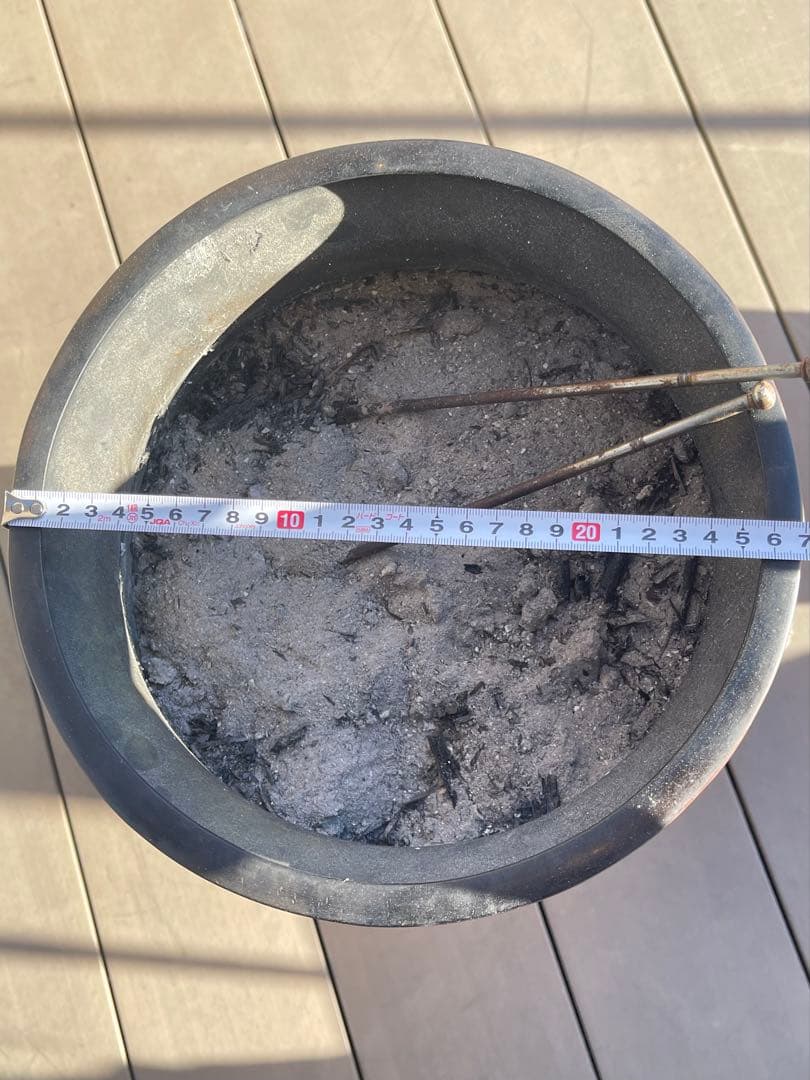 銅火鉢、火箸、天然素材 手編みバスケット