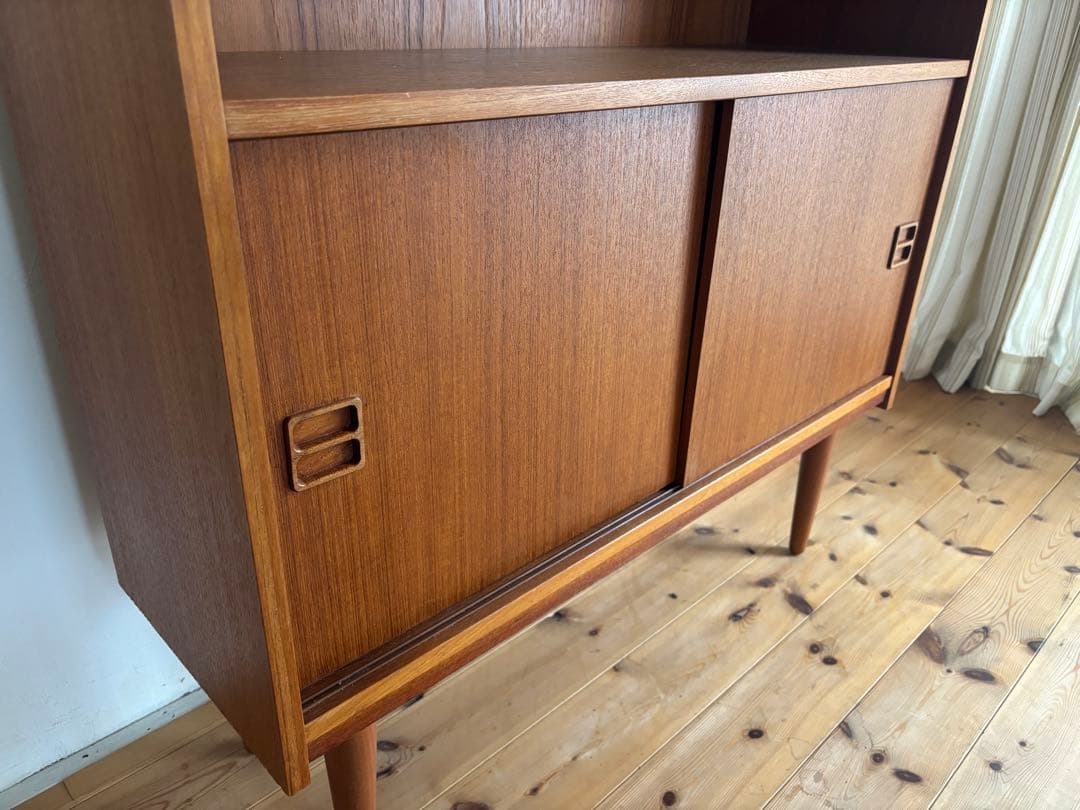 北欧ヴィンテージ　デンマーク　チーク　キャビネット