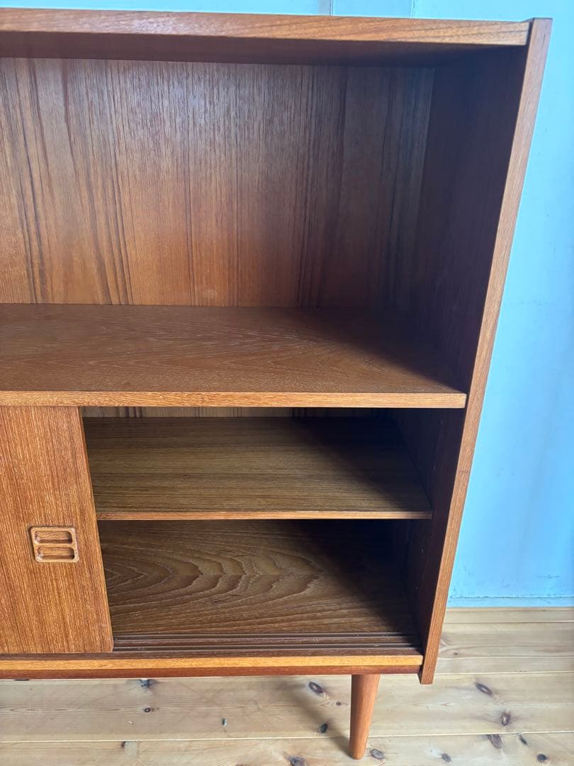 北欧ヴィンテージ　デンマーク　チーク　キャビネット