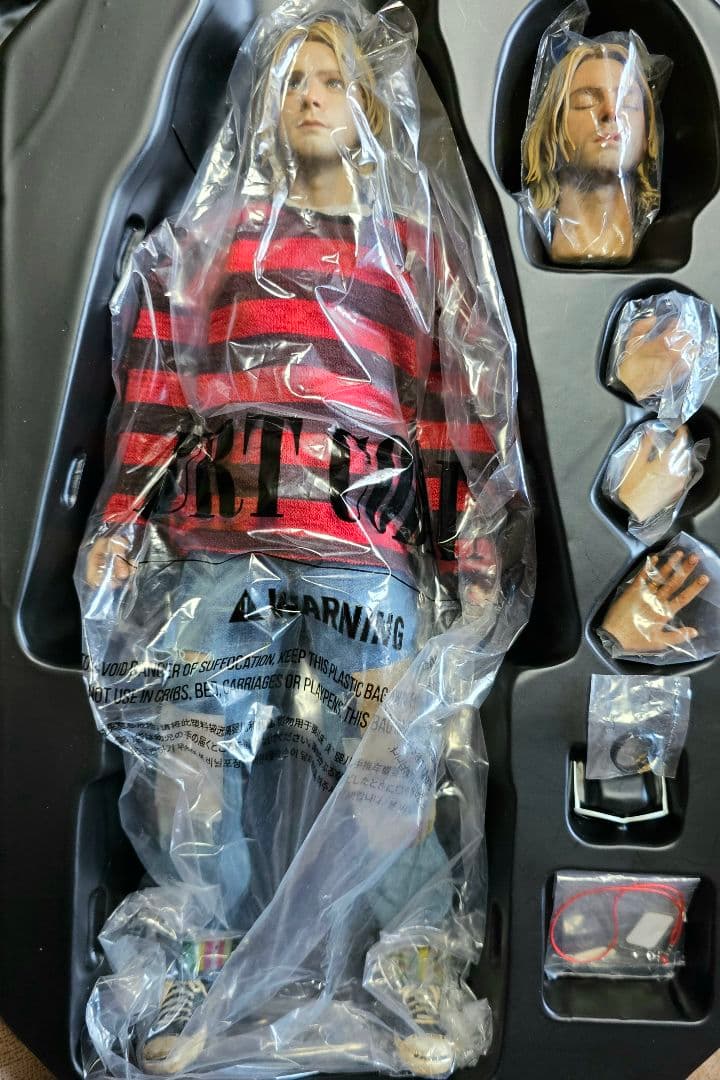 BLITZWAY 【予約特典付属】 カート・コバーン 1/6スケールフィギュア