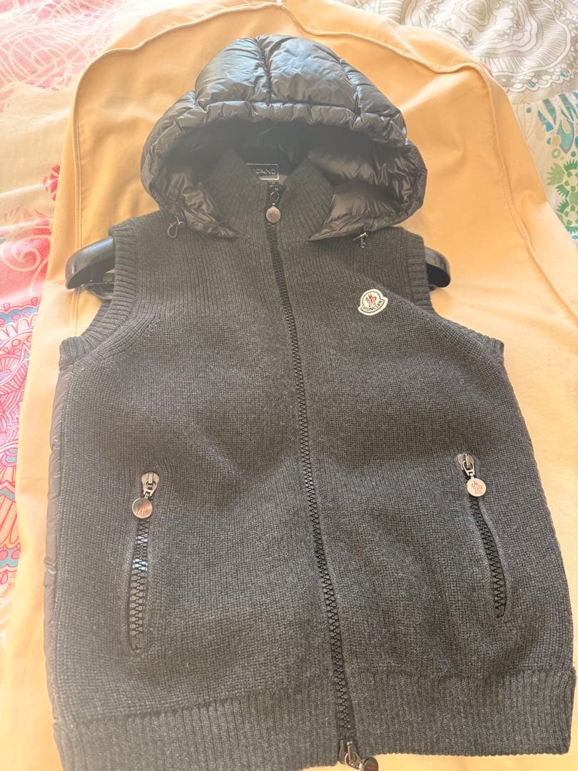 MONCLERニットダウン切り替えベストフード付き美品