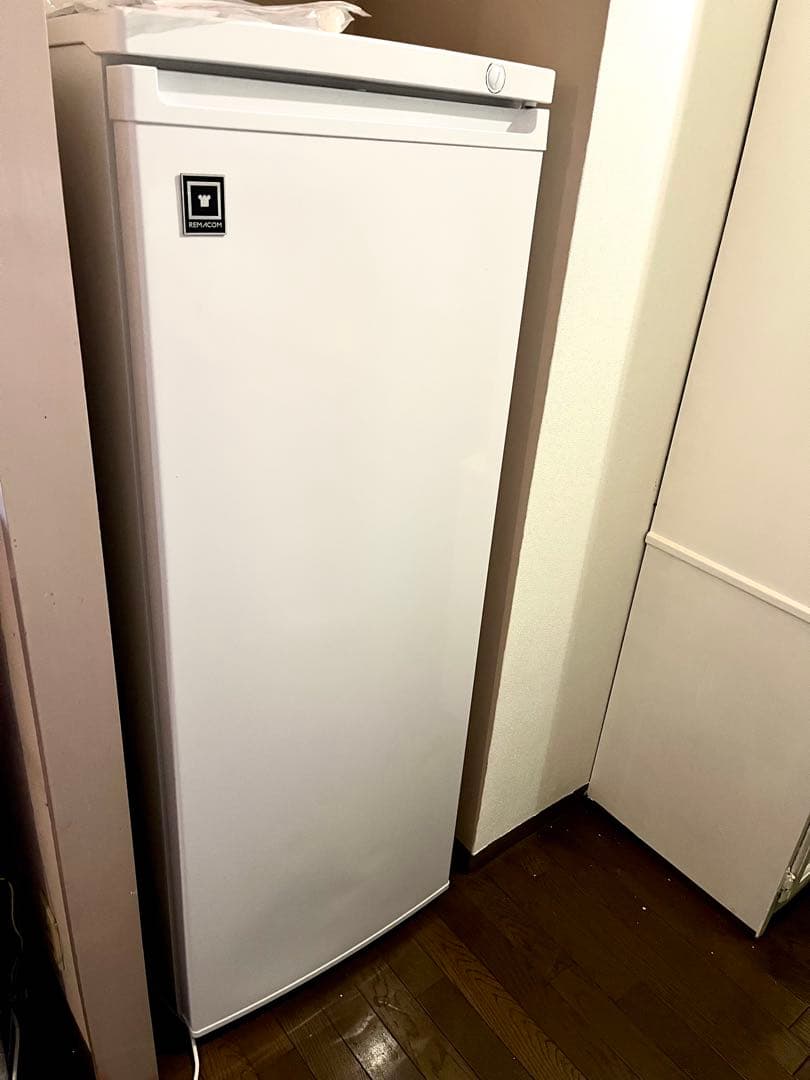 レマコム フリーズベア 大容量 193L冷凍庫 縦型¥18万1060