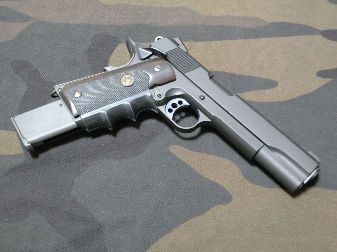 東京マルイ MEU ピストル カスタム バイオハザード　ヴィレッジ風